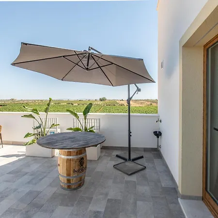 Casale Gorghi Tondi House E Vineyard